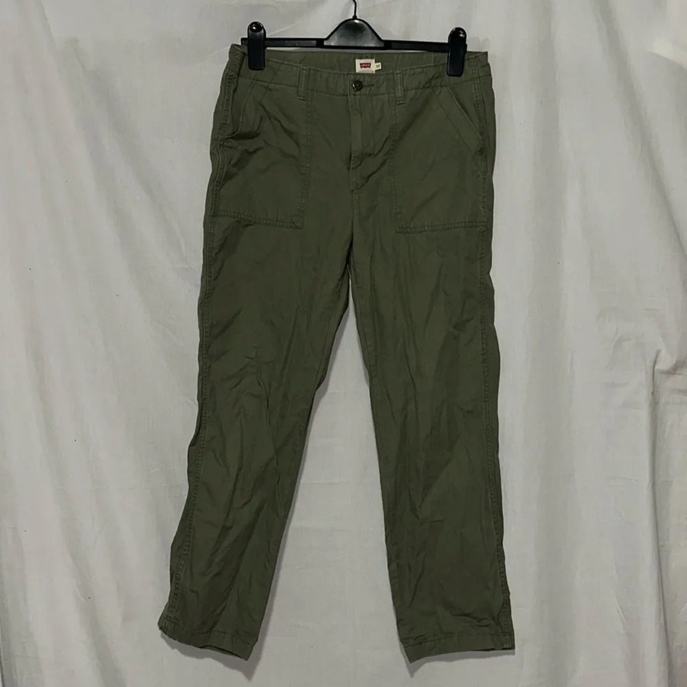women's green Levi's pants size 30 - Picture 1 of 3